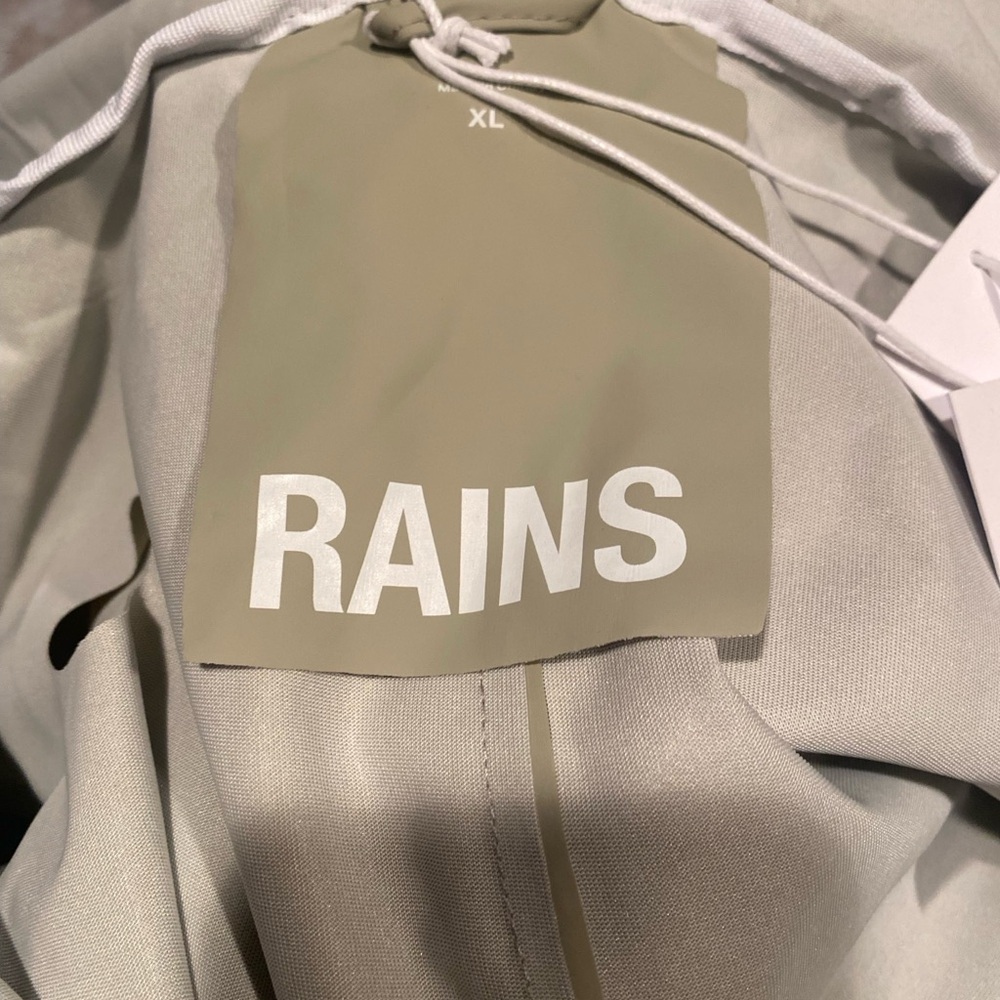 NWT Rains x Anthropologie Unisex Jacket in Cement Waterproof - Picture 4 of 8